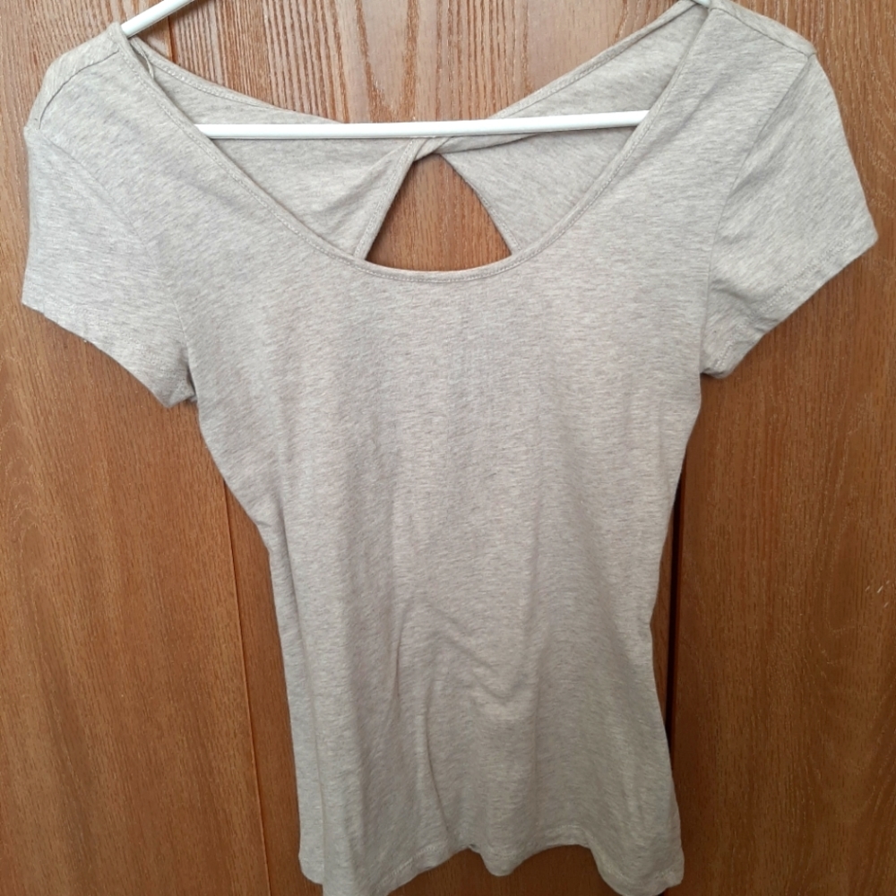 Beige Ambiance Apparel t-shirt Juniors L